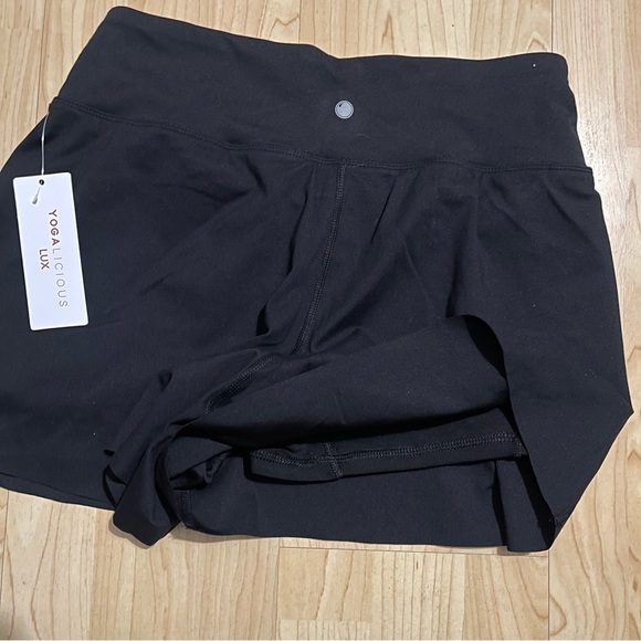 Yogalicious Lux Active Shorts Women Size : XS, S - Picture 3 of 4